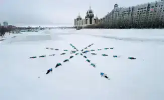 «Снежинка» на тропе здоровья: в Астане пенсионеры открывают мир скандинавской ходьбы