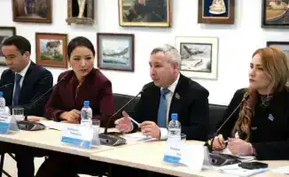 Экспертная встреча в Косшы: обсуждение новой Конституции и молодежи в центре внимания