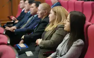 Обсуждение социальных гарантий госслужащих в контексте международного опыта