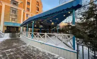 Снос летней террасы ресторана в Алматы: последствия для бизнеса и общественного пространства