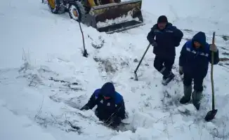 В Курчумском районе началась подготовка к весеннему паводку: очищение снега с дорог и труб