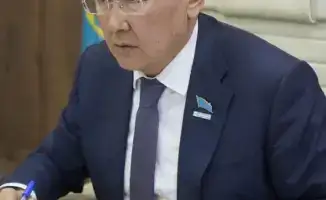 Абай обсуждает проект новой Конституции