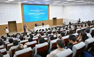 Будущее страны: Дархан Жазықбай зажигает искры вдохновения в сердцах студентов