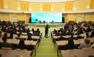 Круглый стол в Академии государственного управления: обсуждение новой Конституции и ключевых принципов