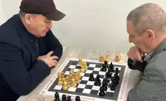 Активное долголетие: пенсионеры Астаны соревнуются в шашках