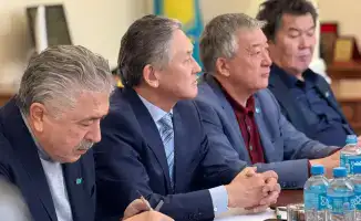 Перо и Конституция: писатели Казахстана на передовой демократических перемен