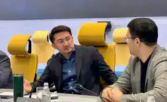 Проверка готовности систем Starlink к внедрению в Казахстан: встреча с Министром искусственного интеллекта Жасланом Мадиевым