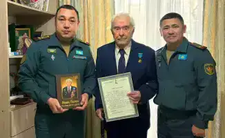 Поздравление ветерана войны Ивана Гапича с 103-летием от Департамента по делам обороны ЗКО и Министра обороны РК