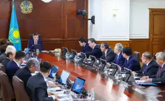 Премьер-министр Олжас Бектенов представил проект новой Конституции Казахстана, подчеркивая его ориентированность на будущее и закрепление новых приоритетов развития страны.