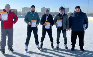 В Шахтинске прошли соревнования по скоростному бегу на коньках с участием 20 спортсменов