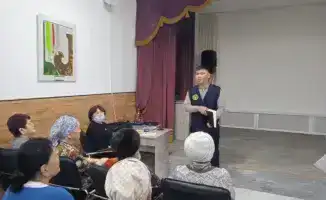 Лекция о кибермошенничестве для пожилых жителей в Центре активного долголетия Нура
