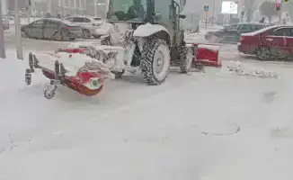 Снегопад в Астане: более 3 000 рабочих и 1 700 единиц техники mobilized для уборки снега