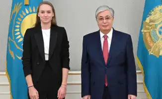 Президент Казахстана Касым-Жомарт Токаев поздравил Елену Рыбакину с триумфом на Australian Open, отметив её выдающееся достижение в финале турнира.