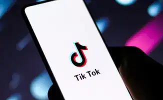 Европейская комиссия указывает на зависимость от TikTok: нарушения в дизайне приложения в центре внимания