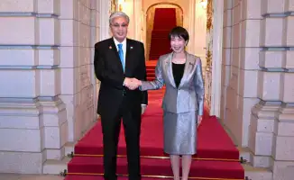 Токаев поздравил нового премьера Японии с переизбранием