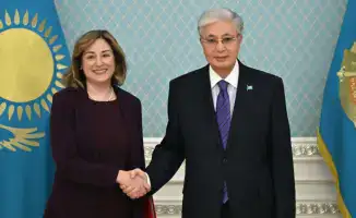 Президент Казахстана Касым-Жомарт Токаев принял нового посла США в Казахстане Джули Стаффт. В ходе встречи обсуждались вопросы двустороннего сотрудничества и укрепления отношений между странами. Это событие подчеркивает важность дипломатических связей меж