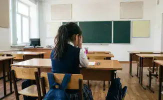 Тень на уроках: как доверие к учителю обернулось кошмаром для 7-летней школьницы в Шымкенте