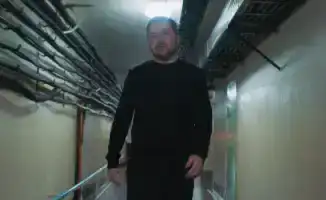 Зеленский демонстрирует свой бункер в Киеве: видео с улицы Банковой