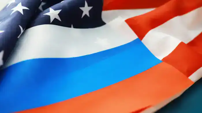 Санкции против России продлены: последствия для экономики и международных отношений