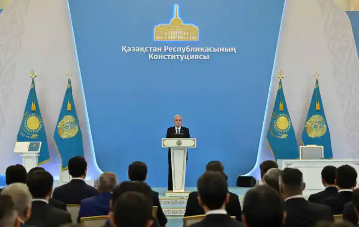 Президент Касым-Жомарт Токаев принял участие в торжественном мероприятии, посвященном принятию Конституции (4)