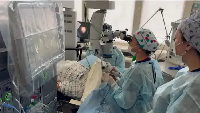 Частичное восстановление зрения пациента после травмы глаза: результат сложной операции в Алматы