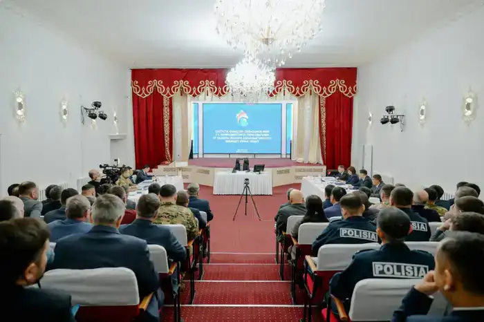 В ходе рабочей поездки аким области провел кустовое совещание с участием акимов Тайыншинского, Аккайынского, Акжарского и Уалихановского районов (2)