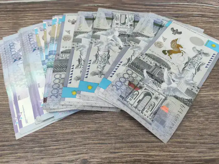 Тепло весеннего солнца: многодетным матерям ВКО к 8 Марта дарят поддержку