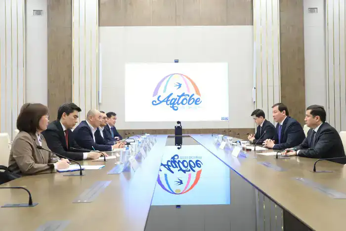 Аким области Асхат Шахаров встретился с председателем Президиума НПП «Атамекен» Канатом Шарлапаевым (7)