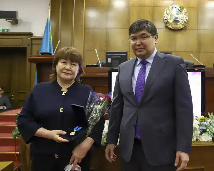 Награждение сотрудниц Министерства финансов РК: признание заслуг и стимул для дальнейшего развития финансовой системы