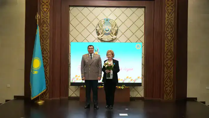 Глава МЧС поздравил женщин ведомства и вручил государственные награды (7)