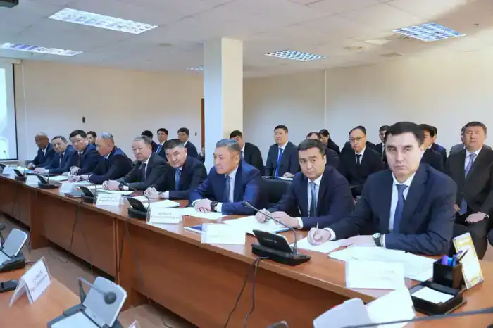 В Астане на заседании коллегии Комитета автомобильного транспорта и транспортного контроля подведены итоги деятельности отрасли за 2025 год