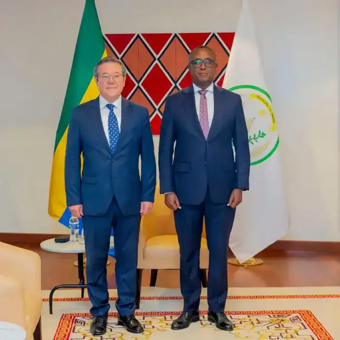 Посол Казахстана в Руанде вручил верительные грамоты Президенту Руанды (5)