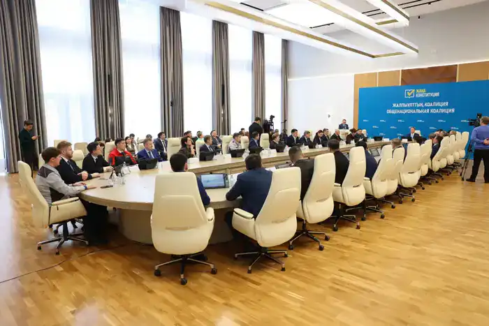 Разъяснили проект новой Конституции (3)