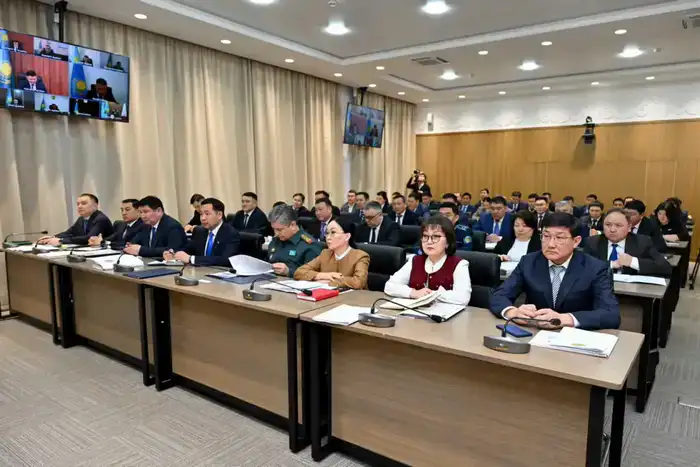 В области Абай обсудили меры по предотвращению паводков (7)