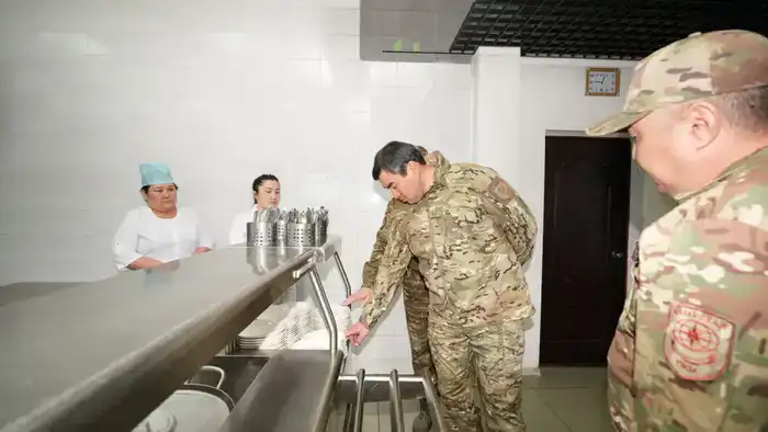 Глава МЧС определил задачи по модернизации воинских частей (3)