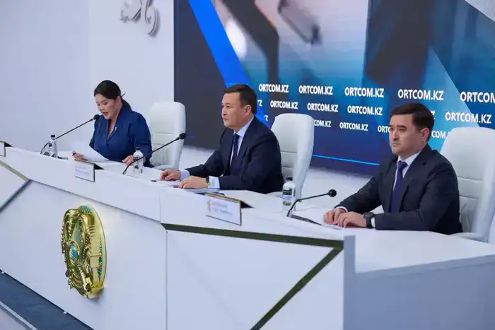 В ходе пресс-конференции в Службе центральных коммуникаций при Президенте РК председатель Комитета по принудительному исполнению Министерства юстиции РК Махсат Балабеков сообщил об итогах исполнения исполнительных документов за 2025 год (3)