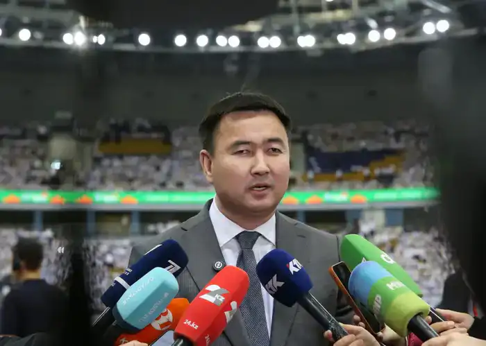 11 500 домбристов собраны в Алматы для установления рекорда на флешмобе "Домбыра үні"