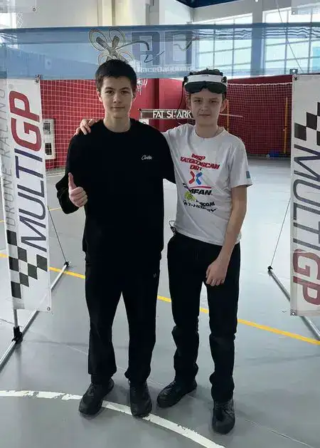 Школьник из Караганды взял четыре золота на чемпионатах страны по дрон-рейсингу (4)