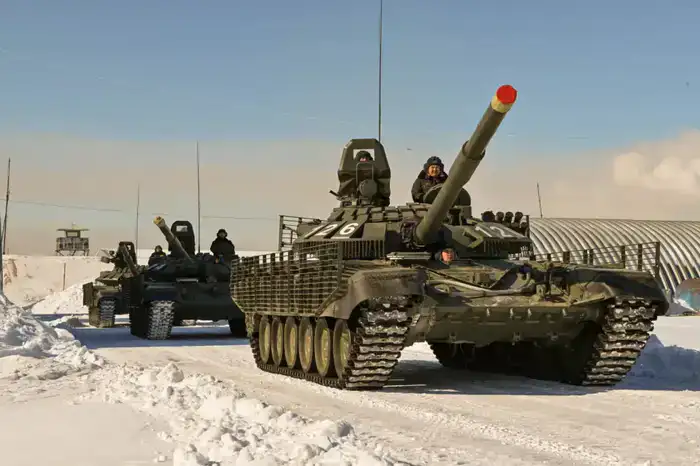 В Гвардейском гарнизоне прошли штатные стрельбы танковых подразделений (3)