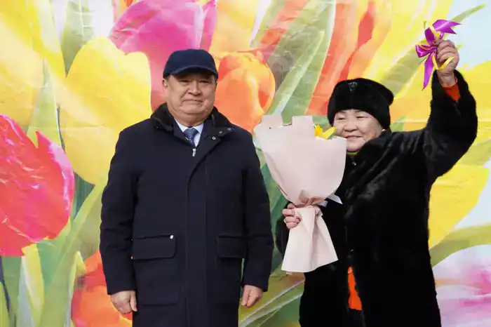 В г. Косшы вручены ключи от 40 квартир новосёлам (9)