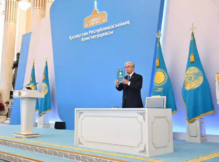 Президент Касым-Жомарт Токаев принял участие в торжественном мероприятии, посвященном принятию Конституции (3)