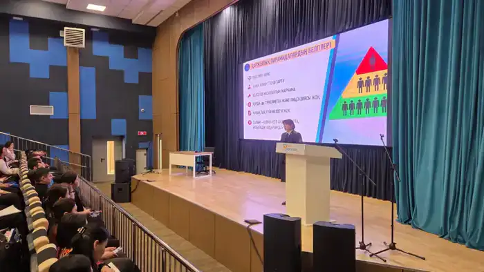 «Закон и порядок»: как не попасть в ловушки мошенников, рассказали столичным педагогам (2)