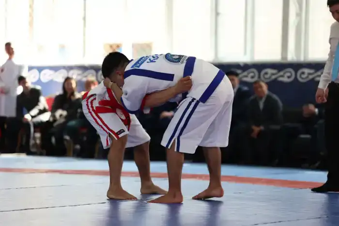 Первенство силовиков: свыше 200 палуанов борются за чемпионский титул (2)