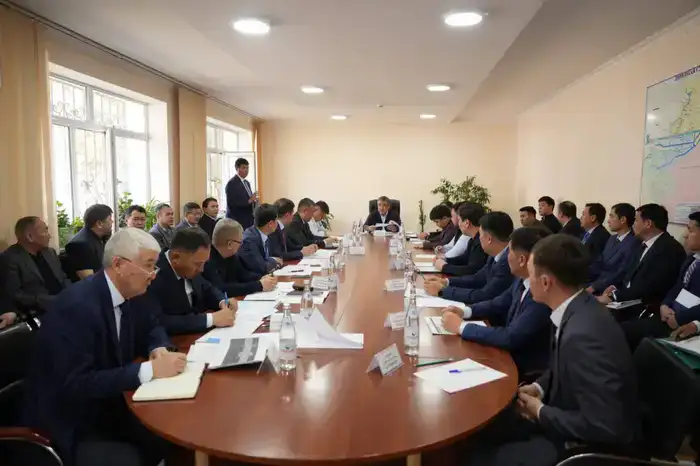 Министр водных ресурсов и ирригации провел совещание по вопросам подготовки к вегетационному периоду в Туркестанской области (4)