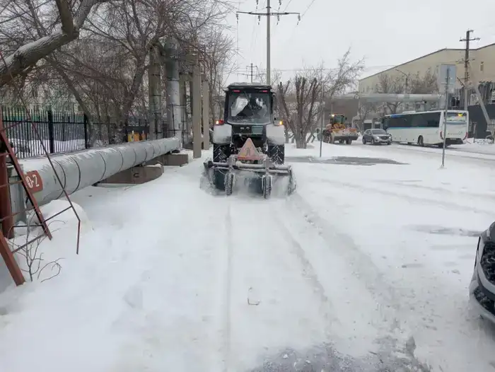 Десятки тысяч кубометров снега вывезли из столицы прошлой ночью (3)