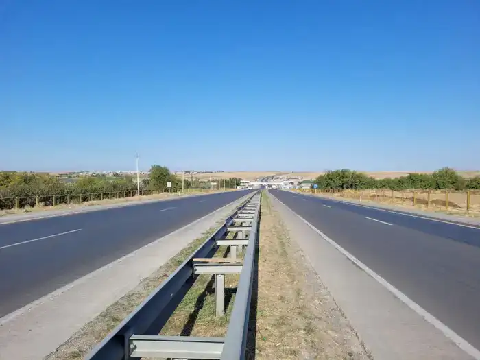 Казахстан готовится к строительству новых дорог в 2026 году, что сделает его транспортным узлом