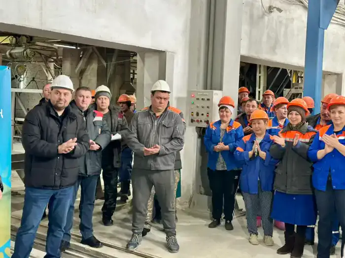 Обсуждение новой Конституции на заводе «Силикат»: влияние на трудовой коллектив и общественные изменения в регионе Абай