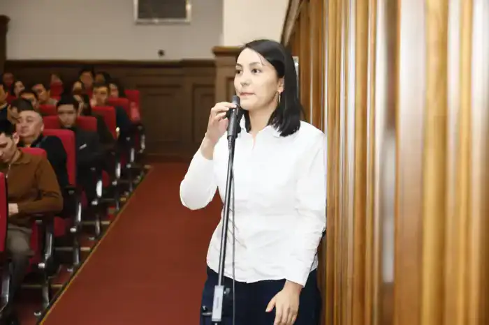 Представители общенациональной коалиции обсудили проект новой Конституции с представителями торговой отрасли (6)