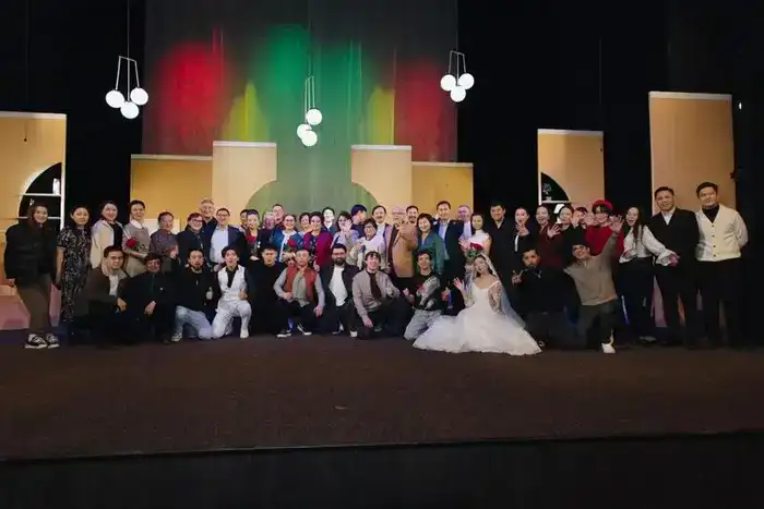 Любовь без границ: в Караганде состоялась премьера спектакля «Махаббат мекені» по французской пьесе (6)