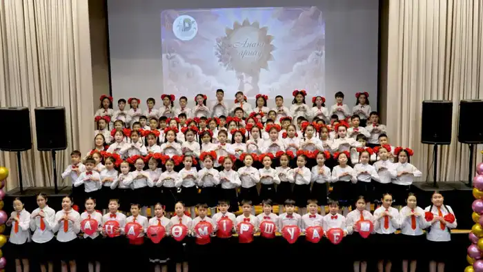 Праздничный хор учащихся и малышей одновременно зазвучал в Астане в честь Международного женского дня (8)